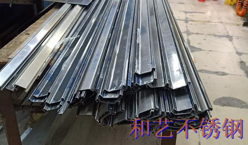 中山紫馬奔騰公寓門(mén)鈑金加工